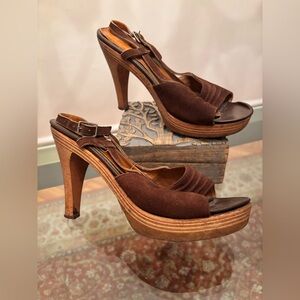 Vintage 1970s Wooden Heels Candies Style Suede Brown Ankle Strap Size 7B